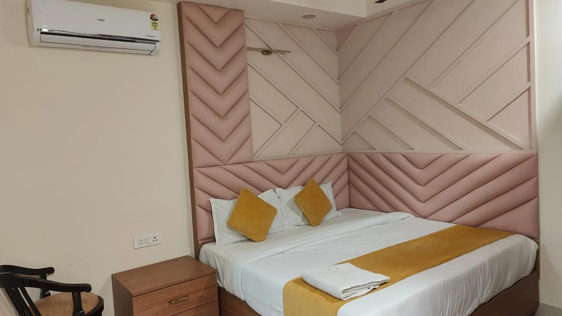 Hotel Nova Inn Near Delhi Airport location